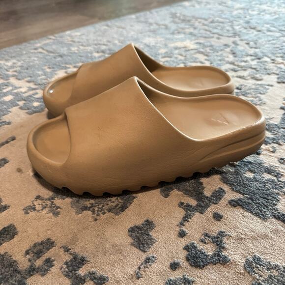adidas Yeezy Slide main image 4